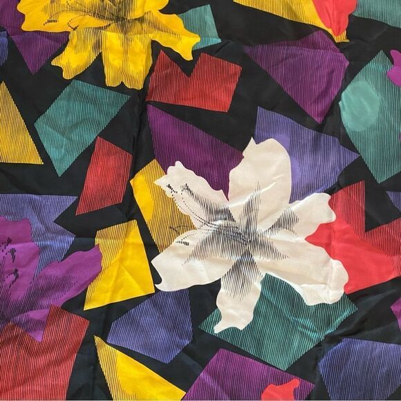 Albert Nippon Large Silk Floral Signed Vintage Scarf - Picture 3 of 3
